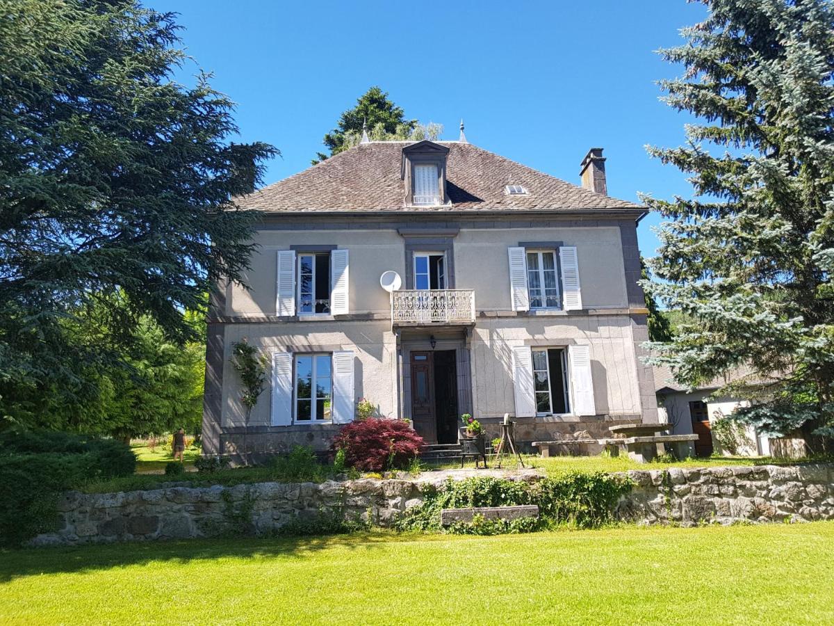 Domaine Les Pradets Acomodação com café da manhã La Bourboule Exterior foto